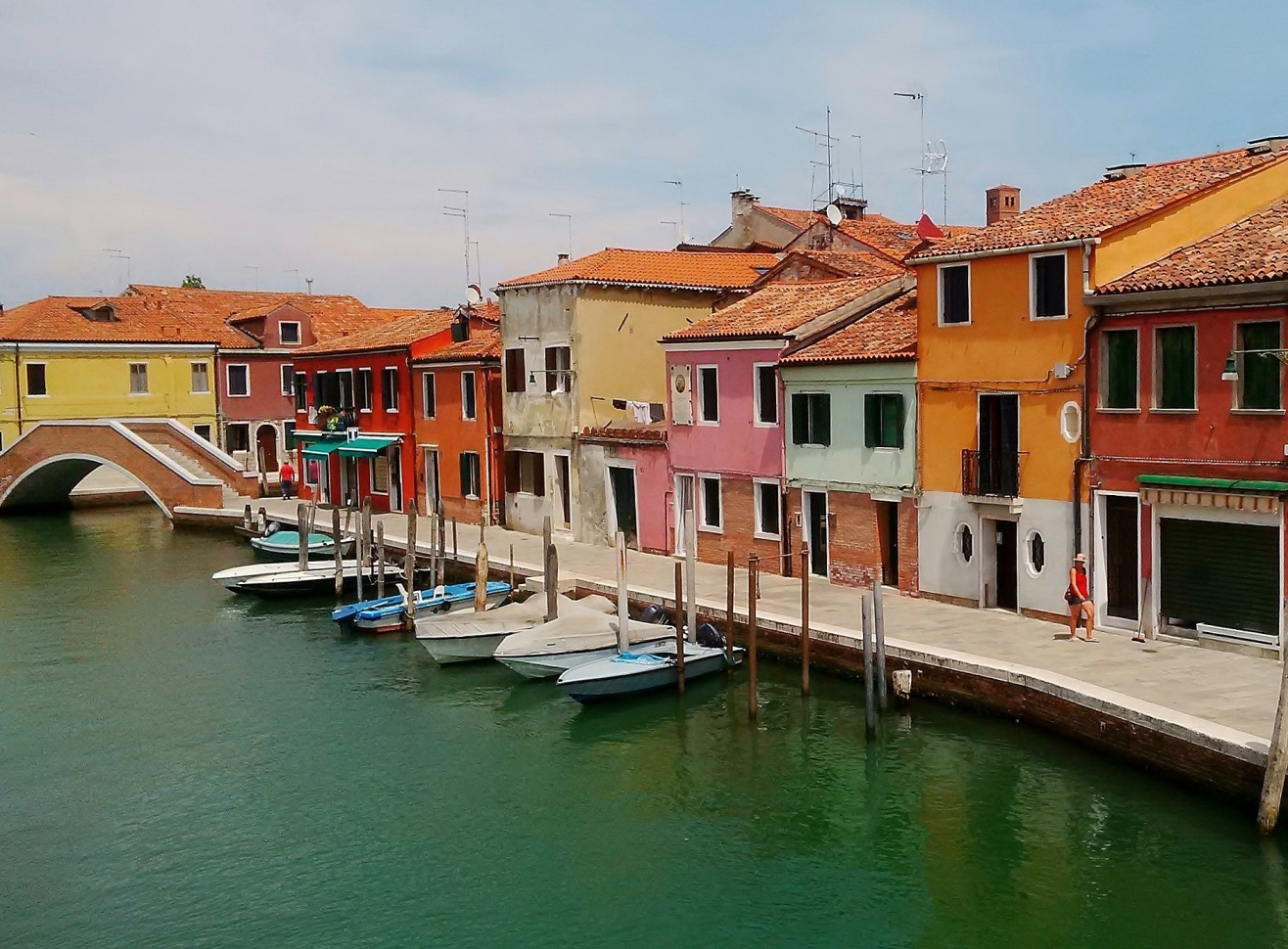 murano colourful buildings